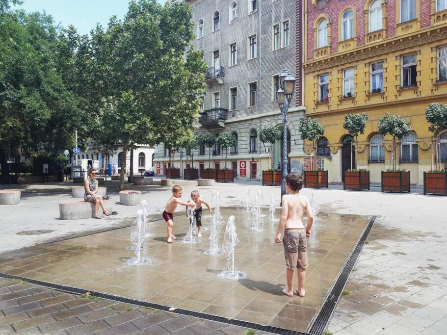 Central 30M2 A/C Apartment, 3 Min From Ny Cafe Budapest Eksteriør billede